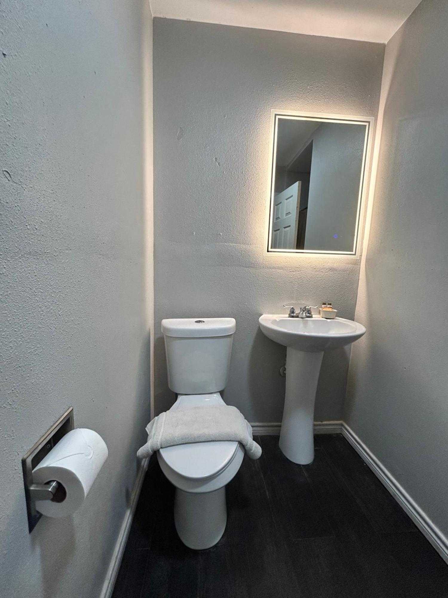 Ladybird Inn Johnson City Dış mekan fotoğraf